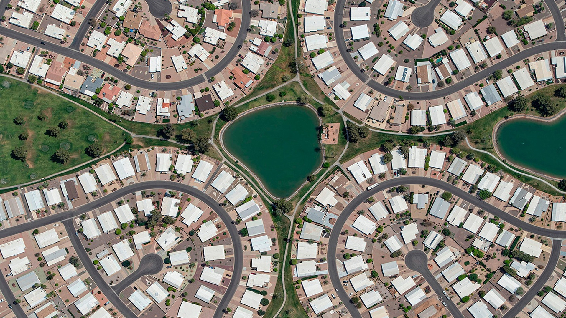 Aerial view of the circular streets and homes of Sun City, Arizona